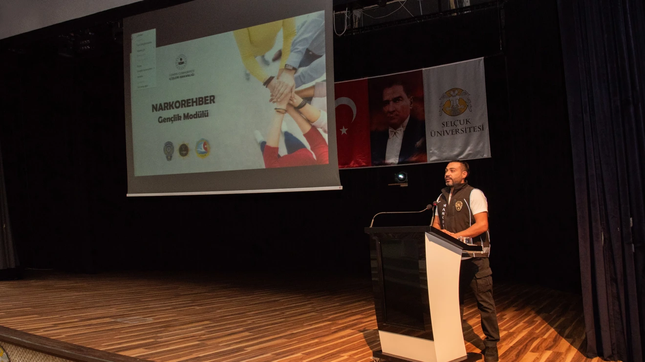 Selçuk Üniversitesinde Narko Tır ve Bağımlılıkla Mücadele Konferansı düzenlendi